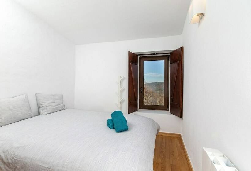 带3个卧室的别墅, Retiro De Gondramaz