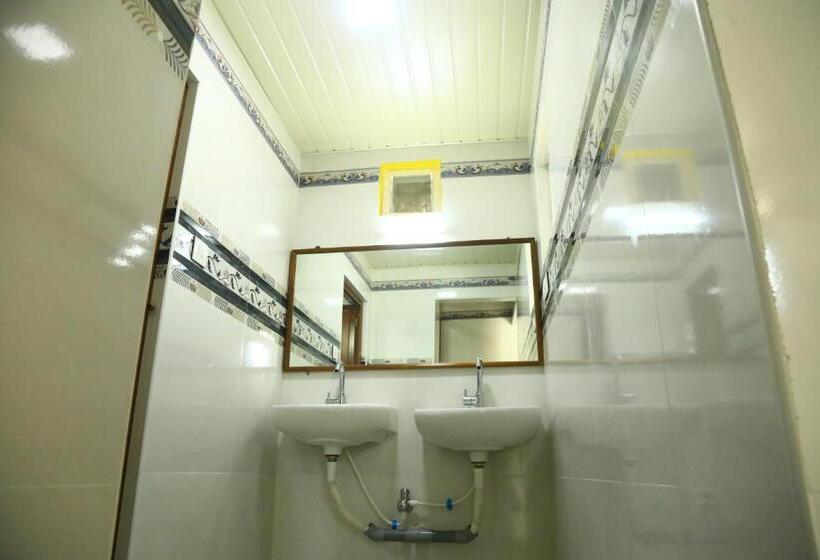 חדר משפחתי, Msp Amma Cottage