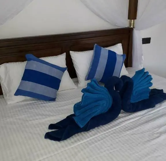 اتاق لوکس, The Wave's Guest House
