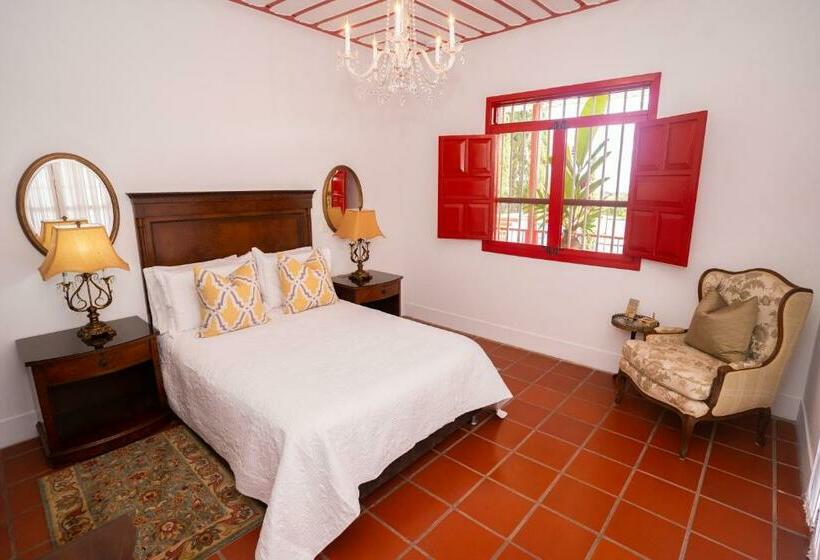 Номер Стандарт Вид на Бассейн, Boutique Finca Los Mangos