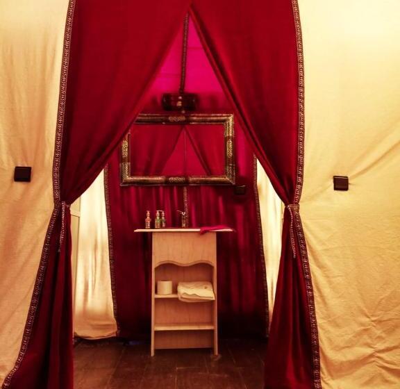 Номер Deluxe, Sahara Majestic Luxury Camp