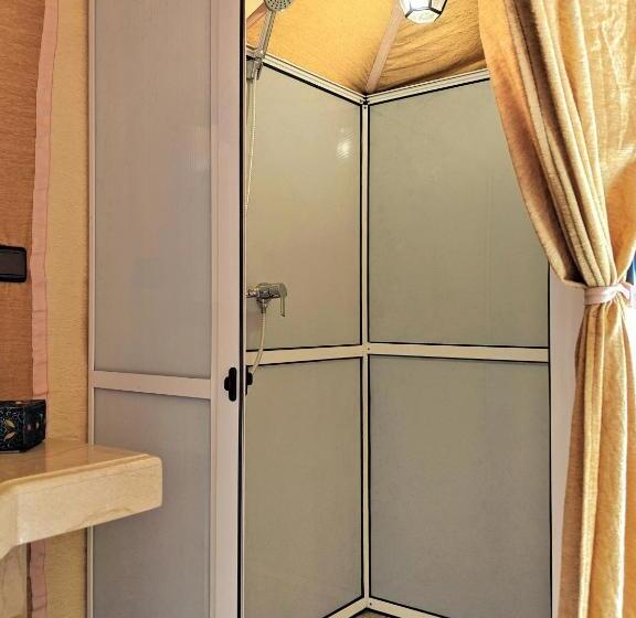 デラックストリプルルーム, Sahara Majestic Luxury Camp