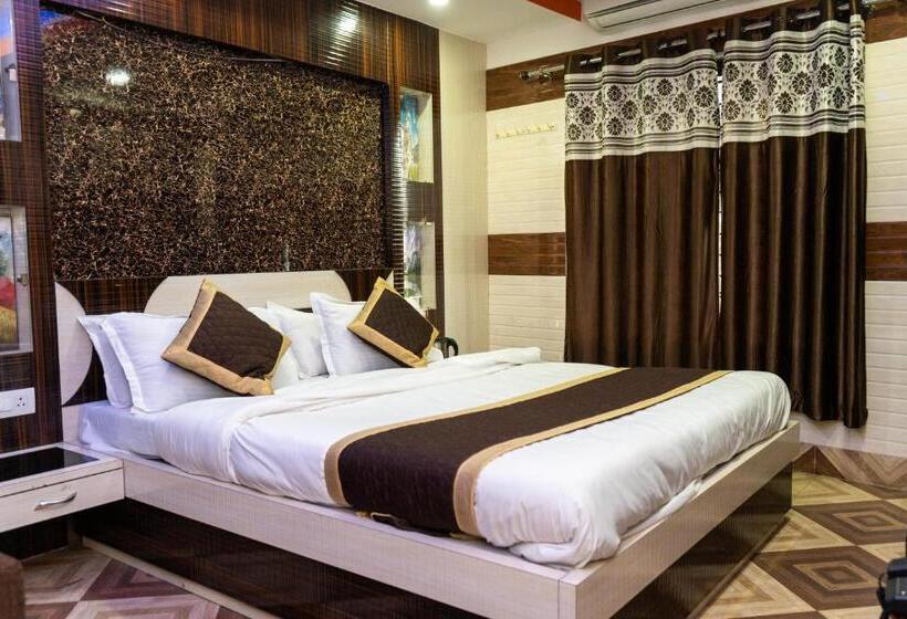 Deluxe Rum, Tirupati Lodge Njp