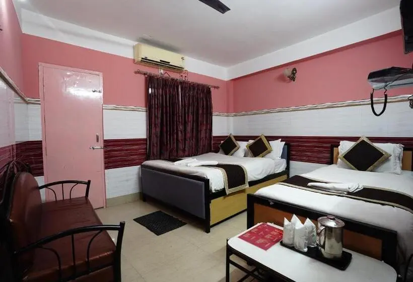 Standard Kolmen Hengen Huone, Tirupati Lodge Njp