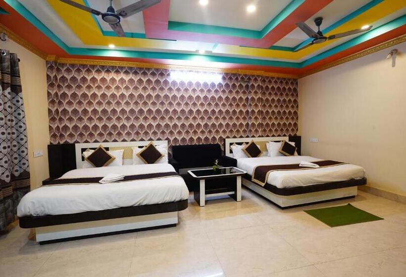 اتاق خانوادگی, Tirupati Lodge Njp