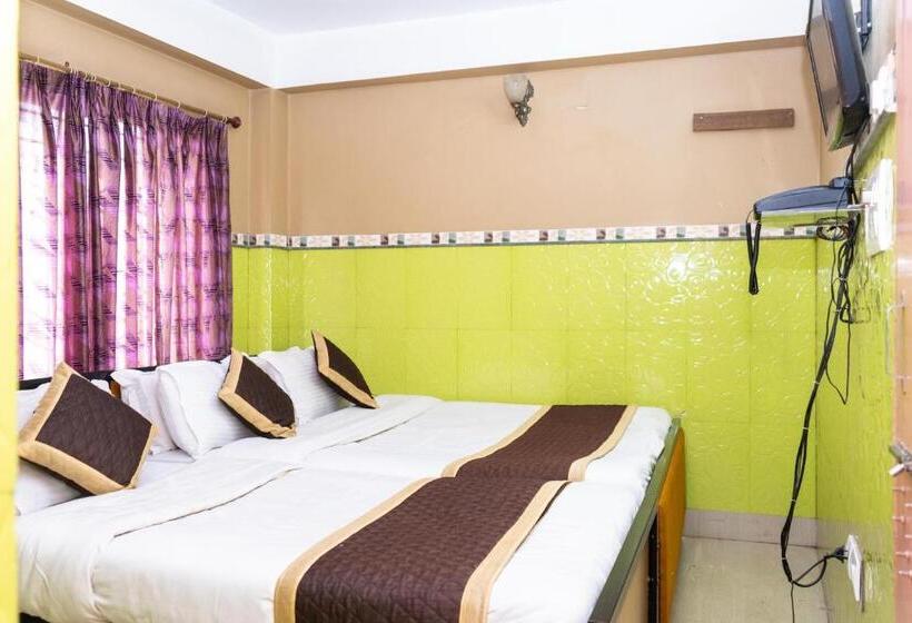 اتاق استاندارد سه نفره, Tirupati Lodge Njp