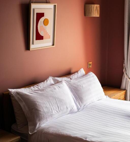 수피리어 룸, The Smugglers Rest