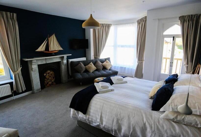 디럭스 스위트, The Smugglers Rest