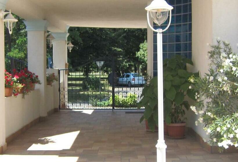 غرفة قياسية, Csigaház Panzió