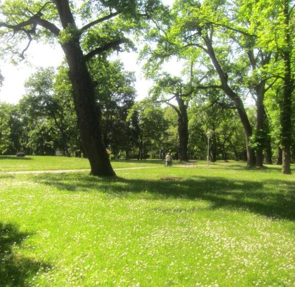 غرفة قياسية رباعية مزودة بشُرفة, Csigaház Panzió