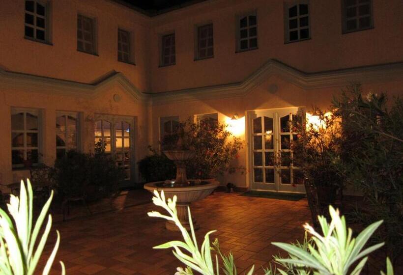 غرفة قياسية مزوَّدة بتراس, Csigaház Panzió