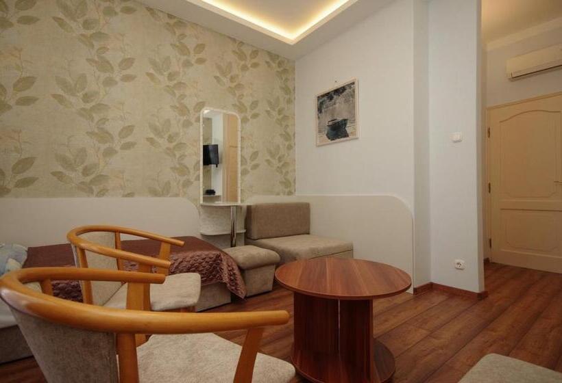 غرفة قياسية, Csigaház Panzió