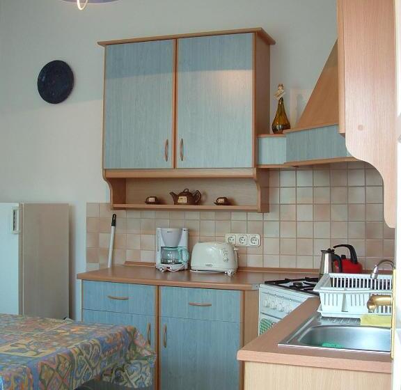 غرفة قياسية مزوَّدة بتراس, Csigaház Panzió