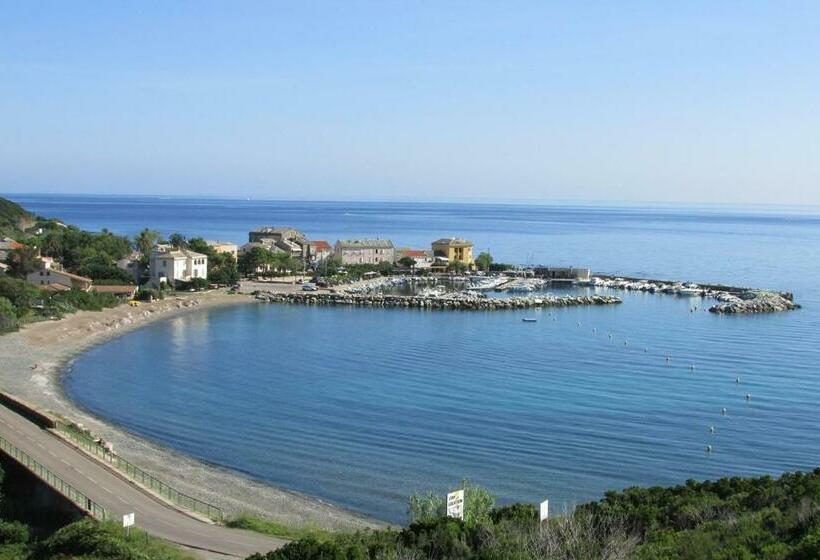 Студия Стандарт Вид на Море, La Marine