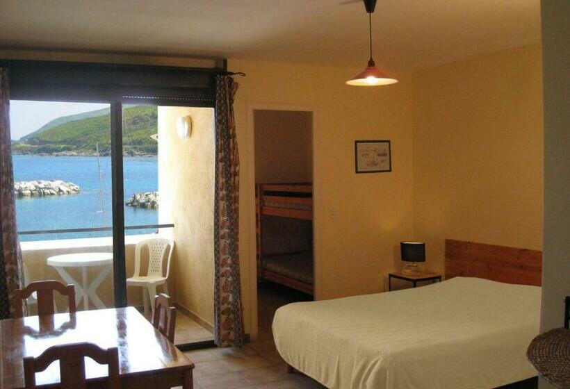 스탠다드 스튜디오 바다 전망, La Marine