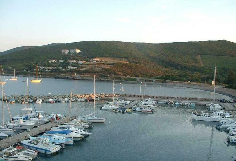 스탠다드 스튜디오 바다 전망, La Marine