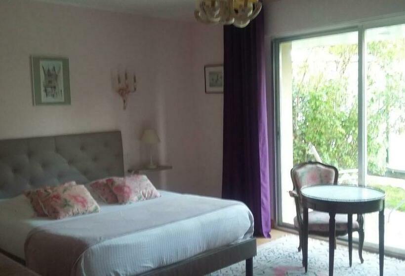 غرفة قياسية بالطابق الأرضى, A L'ombre Du Mont St Michel