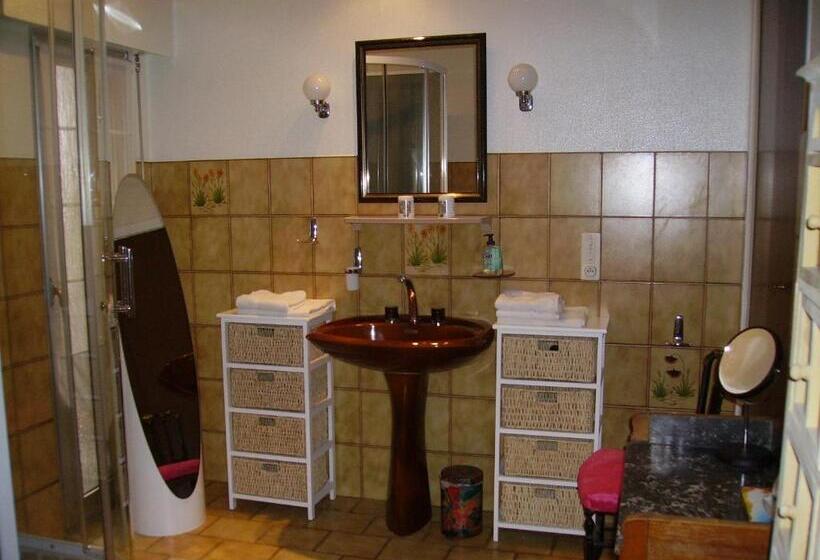 غرفة قياسية بالطابق الأرضى, A L'ombre Du Mont St Michel