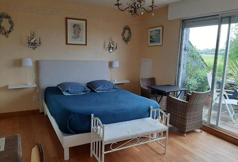 غرفة قياسية مزوَّدة بتراس, A L'ombre Du Mont St Michel