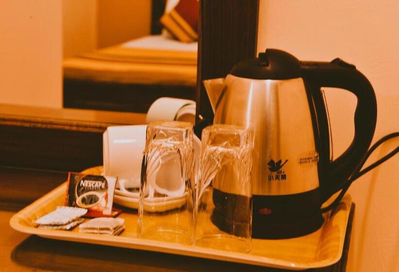 수피리어 트리플 룸, Anon Rest