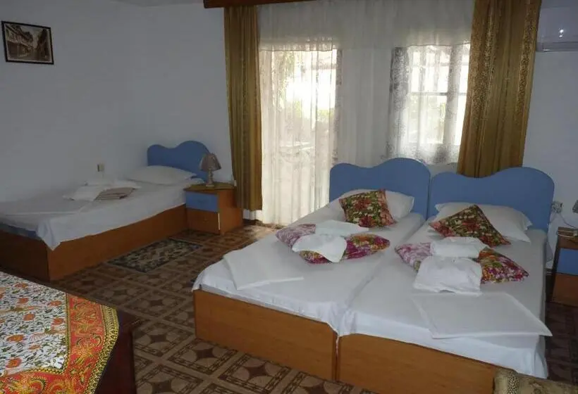 Perhestudio, Guest House Zhelevi