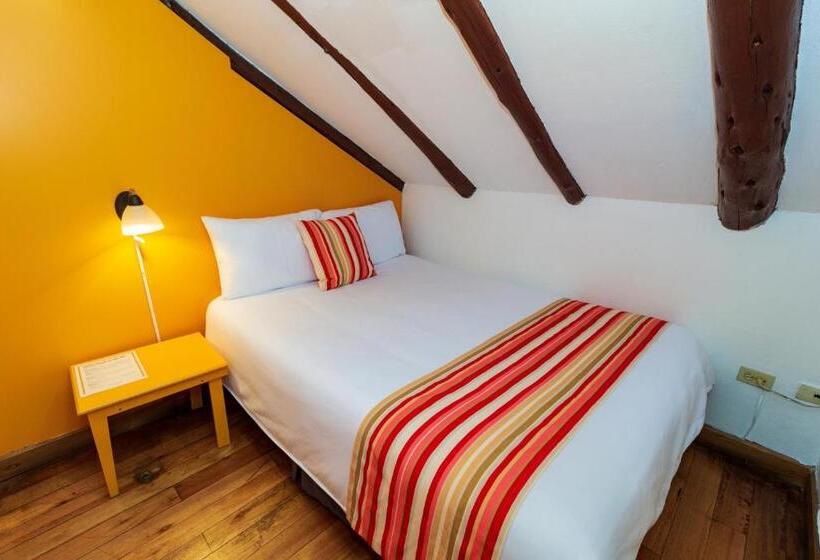 이코노미 룸, Posada Del Rey