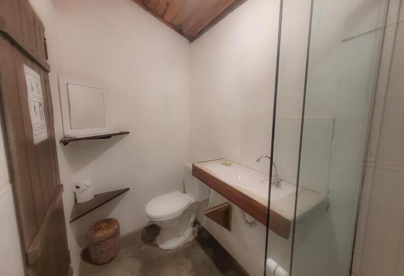 스탠다드 방갈로, Pousada Raiz Forte