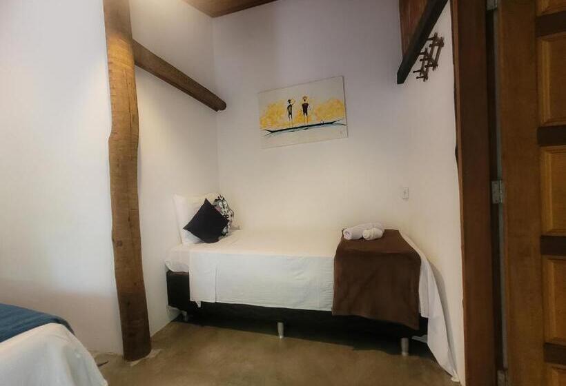 스탠다드 트리플 룸, Pousada Raiz Forte