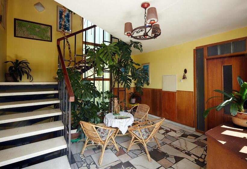 חדר לארבעה סטנדרטי עם מרפסת, Pension U Slunce