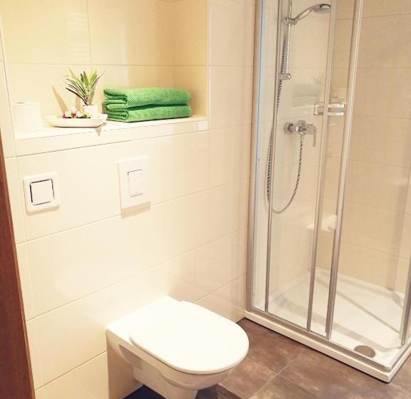 Quarto standart com varanda, Strandpension Seejuwel