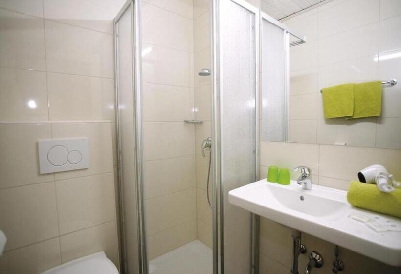 Quarto Triplo Standart, Strandpension Seejuwel