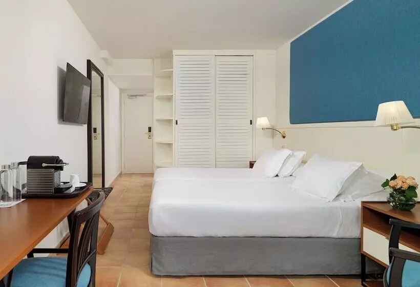 اتاق اساندارد با چشم‌انداز جانبی به دریا, Boutique Hotel H10 Blue Mar - Adults Only