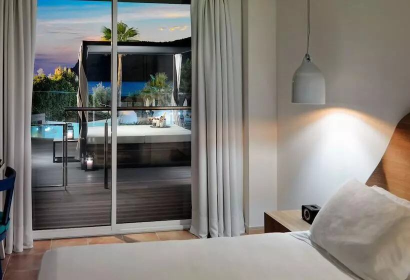 اتاق استاندارد با تراس و چشم‌انداز دریا, Boutique Hotel H10 Blue Mar - Adults Only