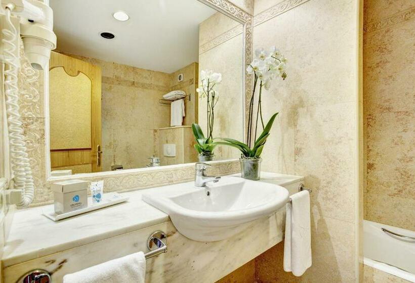 غرفة سوبيريور مزوَّدة بتراس, Grupotel Santa Eularia & Spa  Adults Only