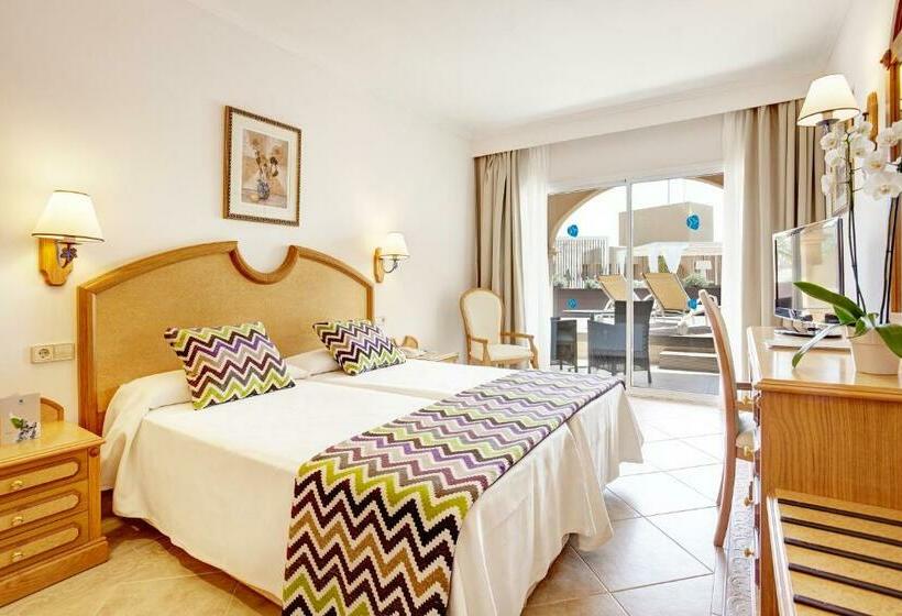 غرفة سوبيريور مزوَّدة بتراس, Grupotel Santa Eularia & Spa  Adults Only