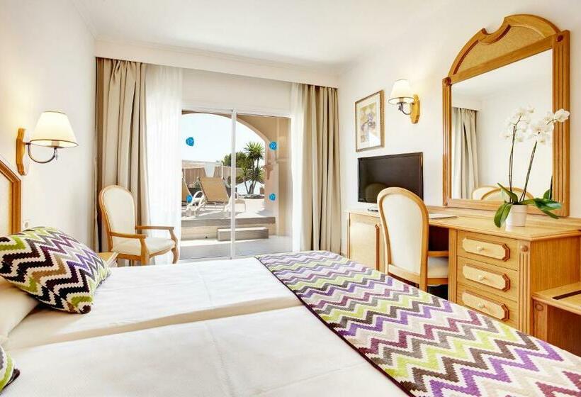 غرفة سوبيريور مزوَّدة بتراس, Grupotel Santa Eularia & Spa  Adults Only