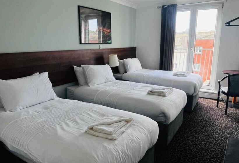 标准三人间, Abbey Lane