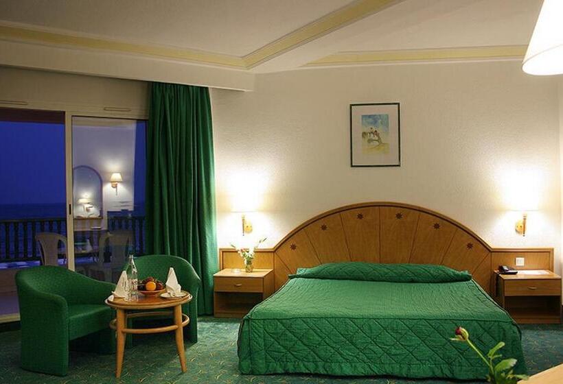 标准三人间, El Mouradi Hammamet