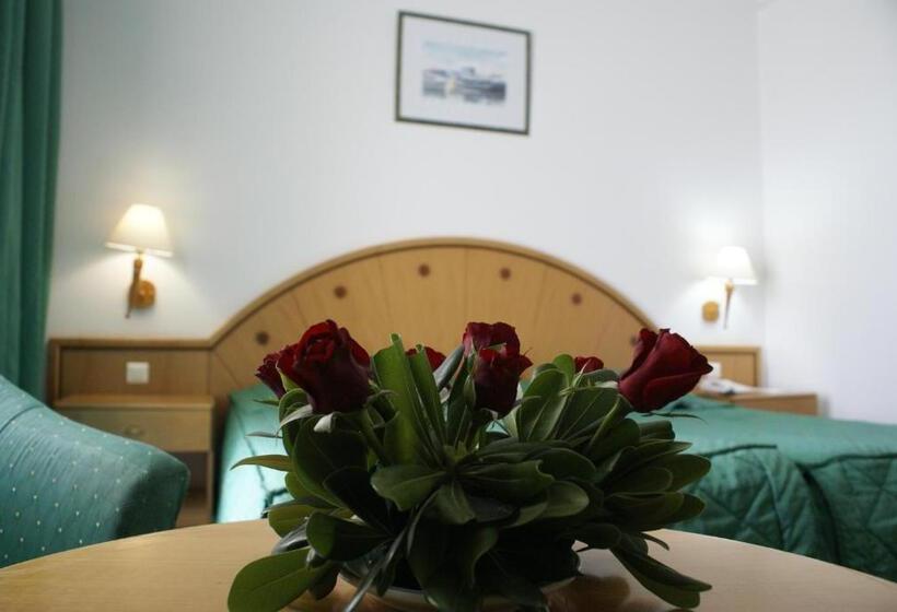 标准三人间, El Mouradi Hammamet