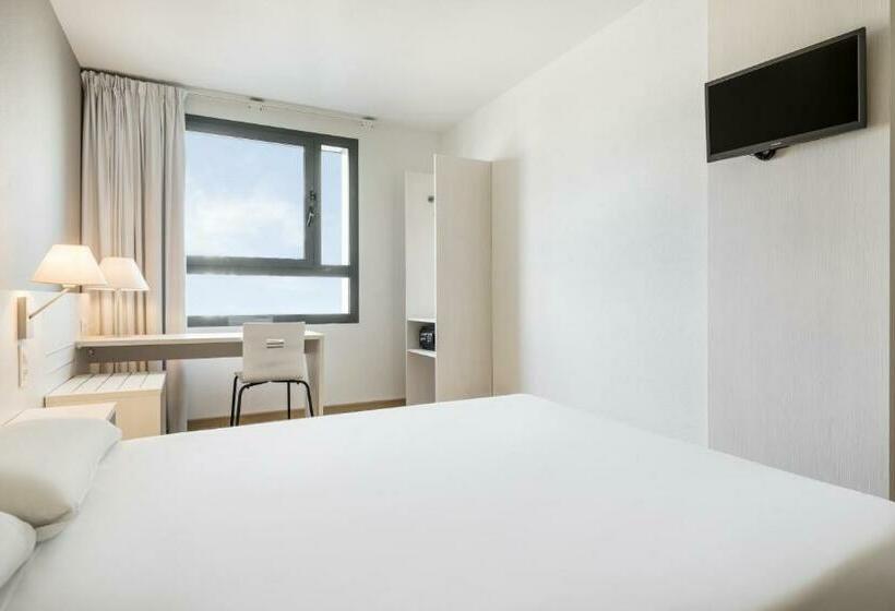 غرفة قياسية, Ilunion Valencia 3