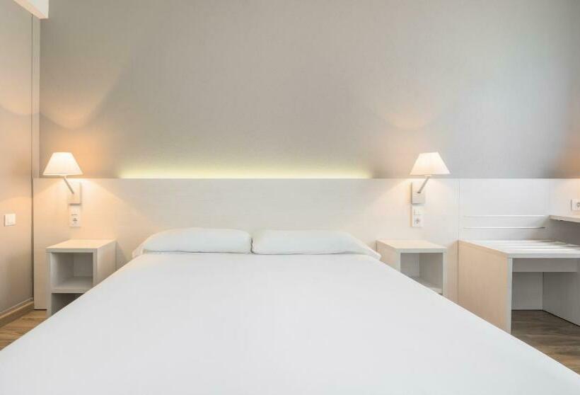 غرفة قياسية, Ilunion Valencia 3