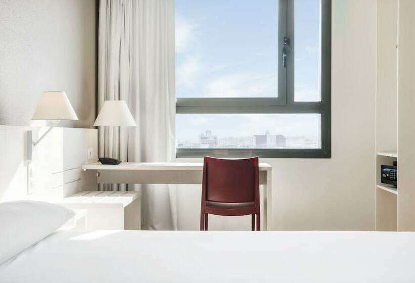 غرفة قياسية, Ilunion Valencia 3