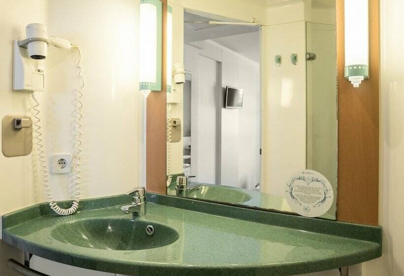 غرفة قياسية, Ilunion Valencia 3