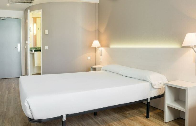 غرفة قياسية, Ilunion Valencia 3