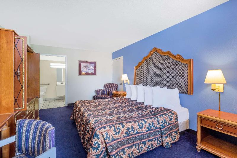 غرفة قياسية, Ilunion Valencia 3