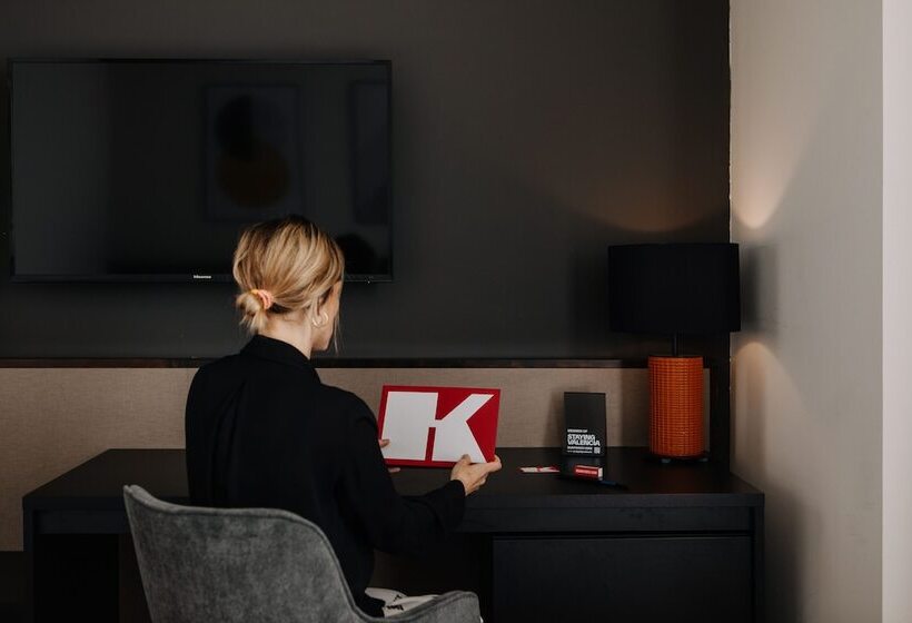 غرفة قياسية رباعية, Kramer