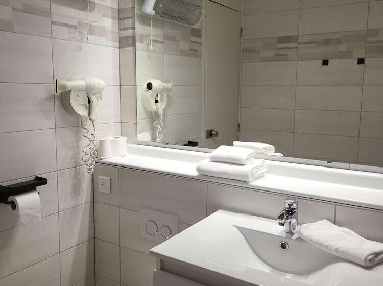 غرفة قياسية, Kyriad Bellegarde  Genève