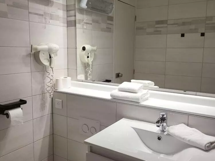 スタンダードルーム, Kyriad Bellegarde  Genève