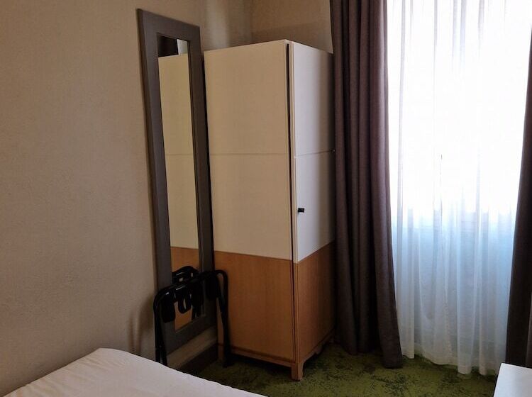 חדר סטנדרט יחיד, La Villa Tosca