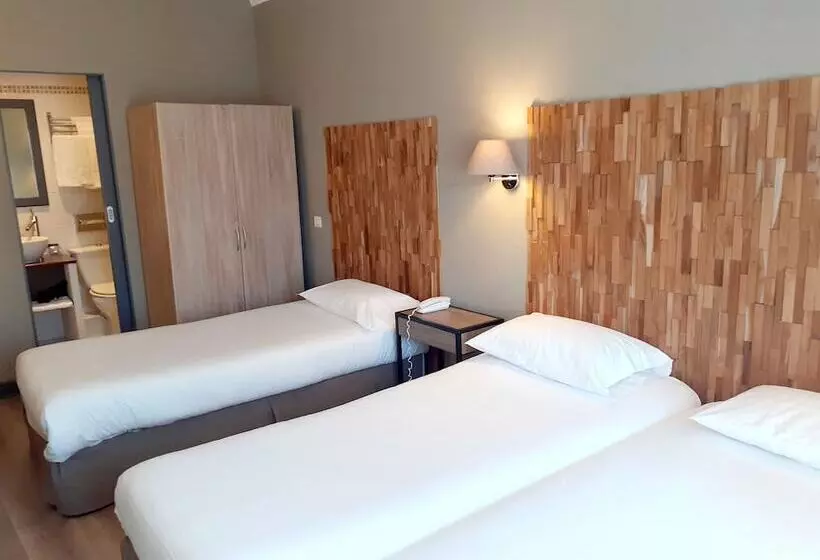 اتاق استاندارد سه نفره, La Villa Tosca
